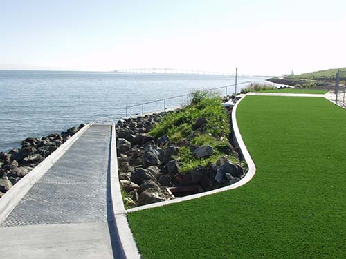 Shoreline windsurf 04.jpg